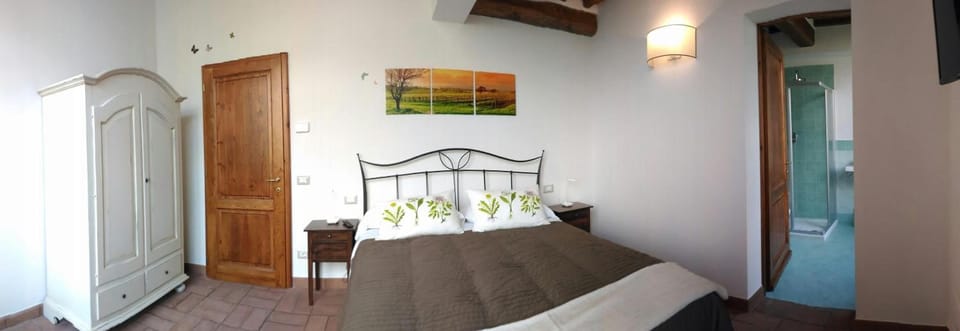 Minibar, soundproofing, free WiFi, bed sheets