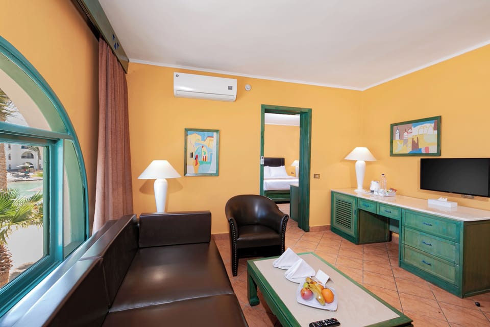 Junior Suite, Sea View | Free minibar, in-room safe, WiFi, bed sheets