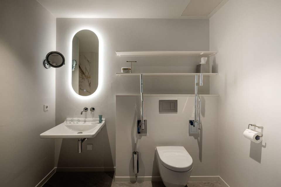 Grand Double Room | Bathroom | Shower, rainfall showerhead, hair dryer, bathrobes