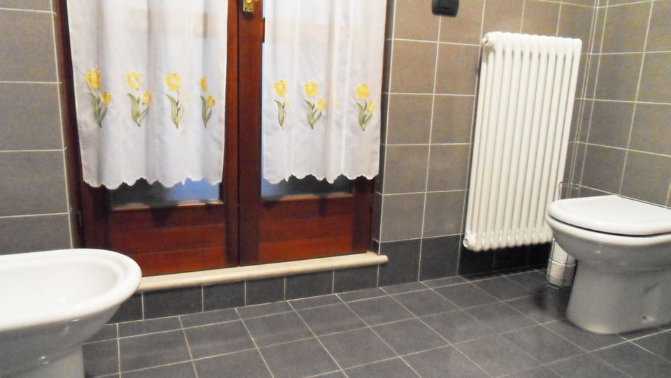 Double Room, Shared Bathroom | Bathroom | Free toiletries, hair dryer, bathrobes, towels