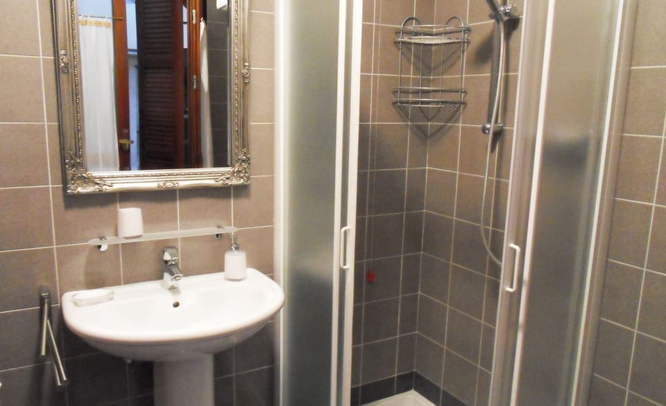 Triple Room, Private Bathroom (External) | Bathroom | Free toiletries, hair dryer, bathrobes, towels