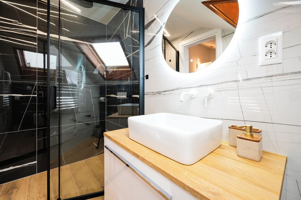 Standard Double Room | Bathroom | Combined shower/tub, deep soaking tub, free toiletries, hair dryer