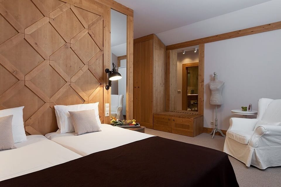 Superior Double or Twin Room (Free Relax Zone Access, WiFi) | Minibar, desk, blackout drapes, free WiFi