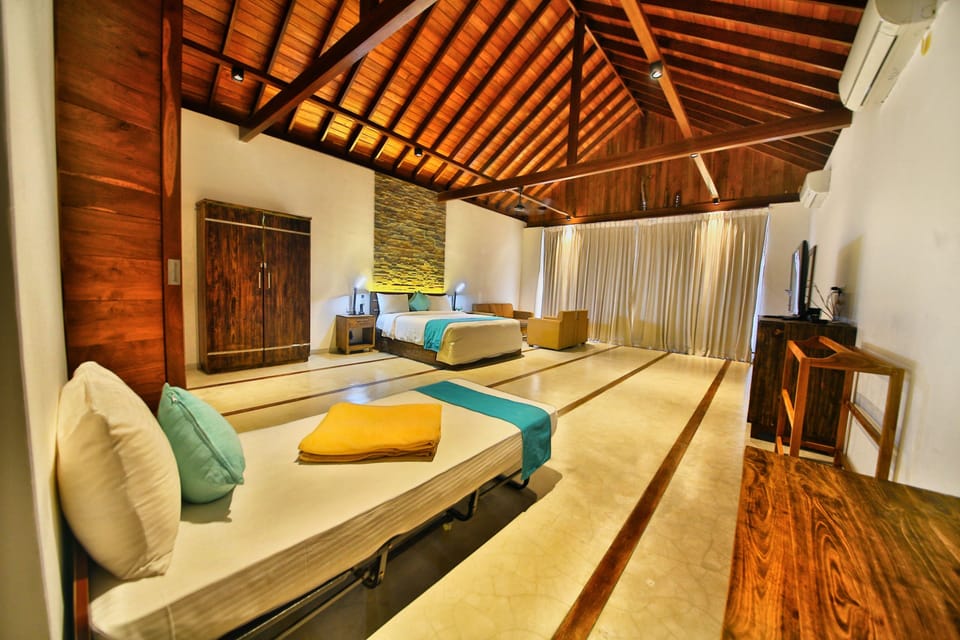 Suite with Sea View - 15% off on Spa Treatments | Premium bedding, minibar, in-room safe, desk