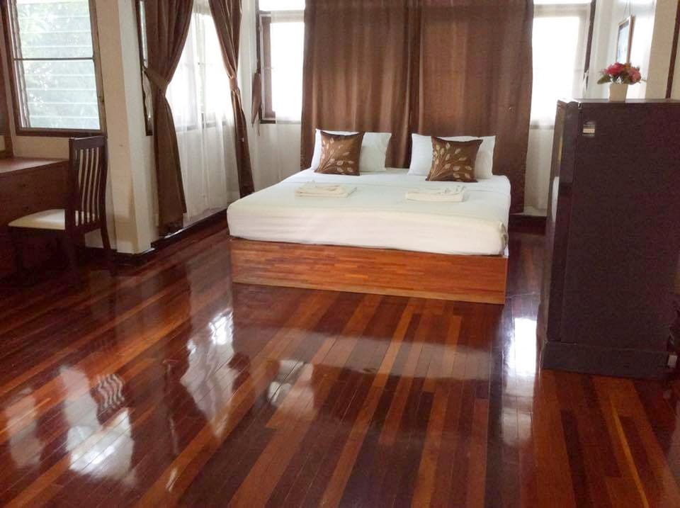 Deluxe Double Room with Private External Bathroom | Premium bedding, individually decorated, individually furnished, desk