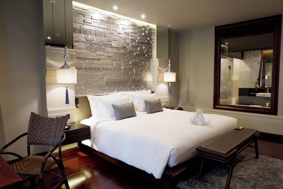Deluxe Room | Premium bedding, down comforters, minibar, in-room safe