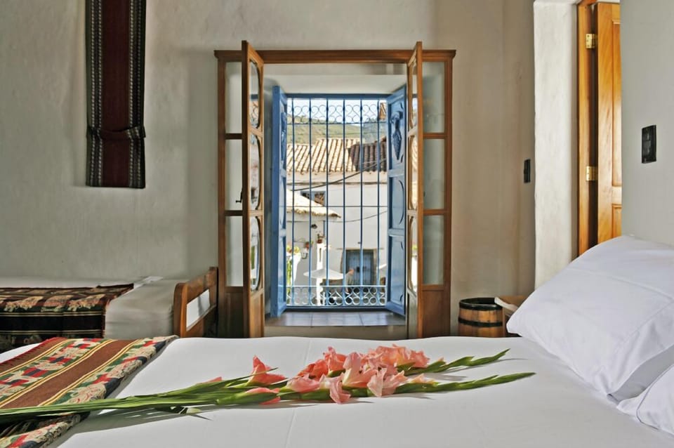 Senior Suite | Premium bedding, down comforters, pillowtop beds, in-room safe