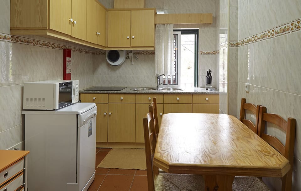 Standard Apartment, 2 Bedrooms | Private kitchen