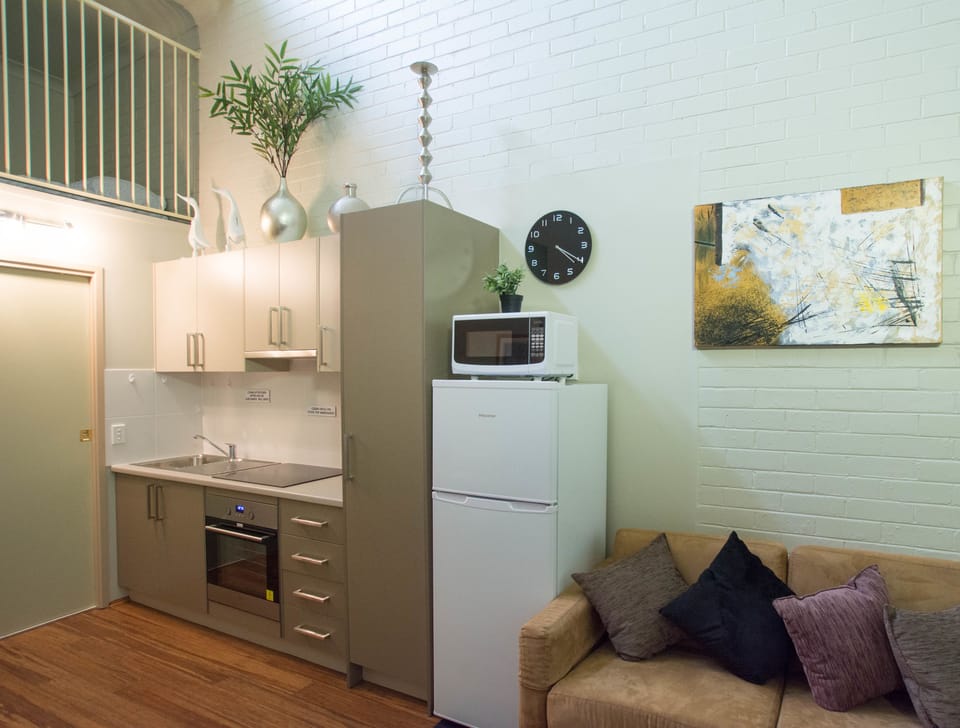 Basic Apartment, 1 Bedroom (Apartment 8) | Private kitchen | Microwave, electric kettle