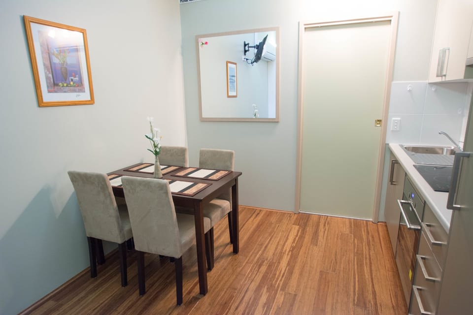 Basic Apartment, 1 Bedroom (Apartment 8) | In-room dining
