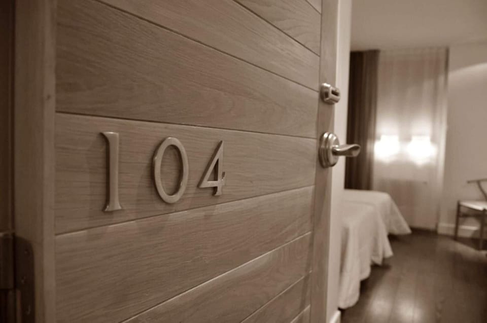 10 bedrooms, desk, blackout drapes, free WiFi