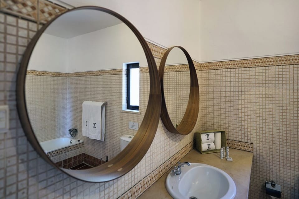 Double or Twin Room | Bathroom | Deep soaking tub, free toiletries, hair dryer, bidet