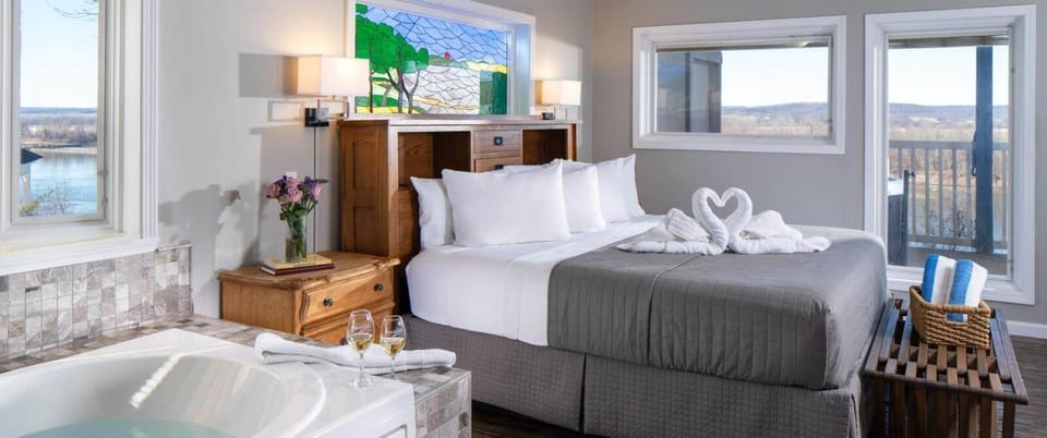 Patio-Level Cottage Suite | Premium bedding, down comforters, memory foam beds, in-room safe