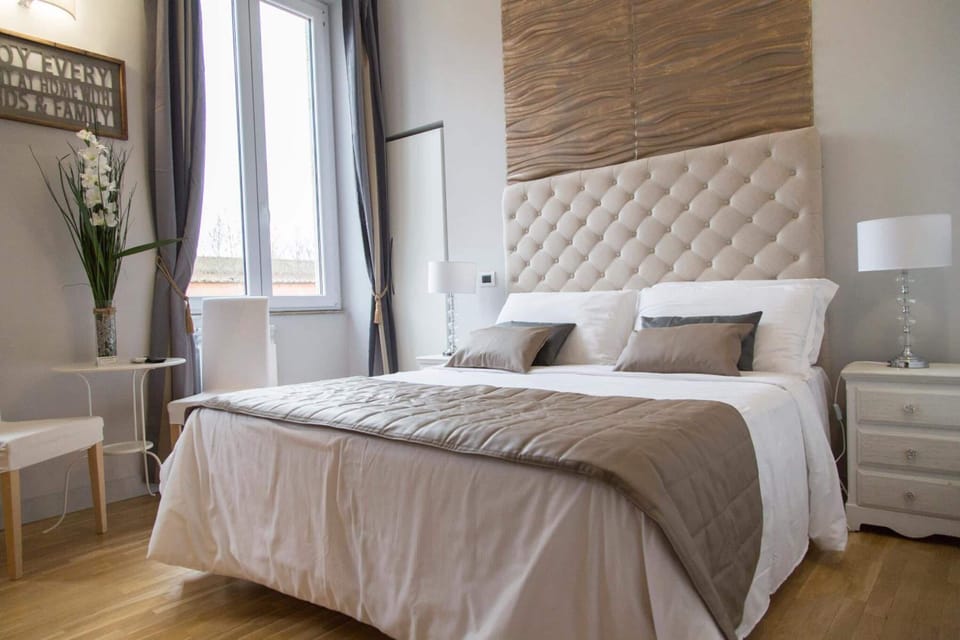 Premium bedding, free minibar, in-room safe, individually decorated