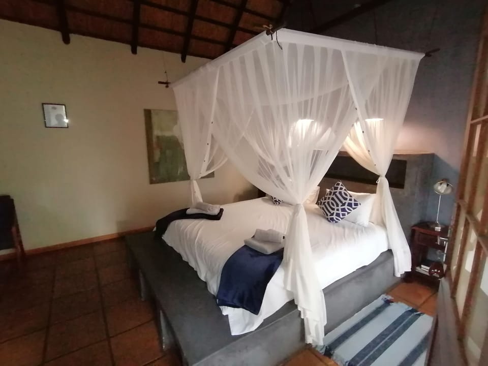 Double Room | In-room safe, desk, laptop workspace, WiFi (free)