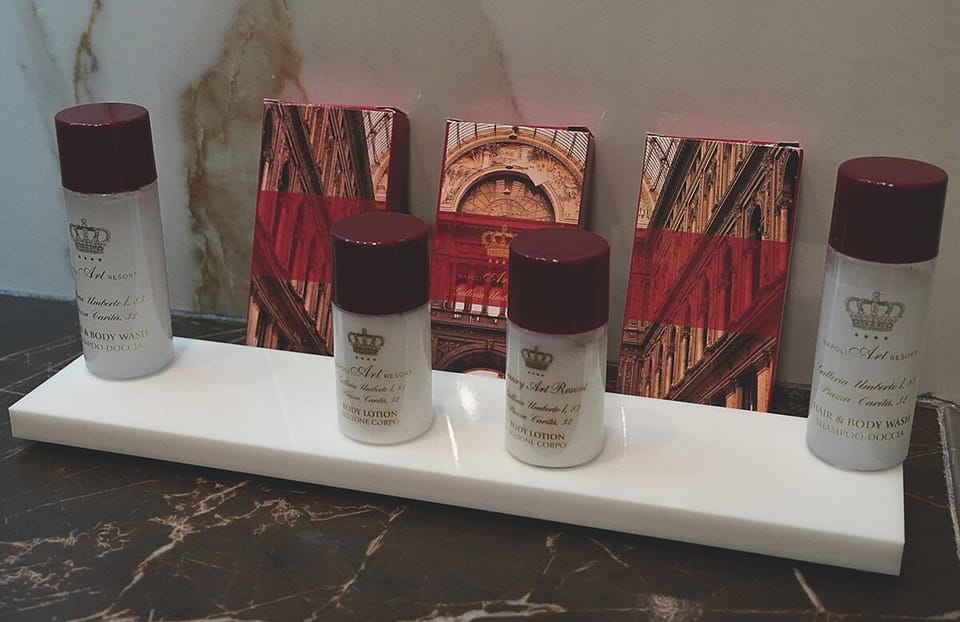 Junior Suite | Bathroom | Combined shower/tub, free toiletries, hair dryer, bidet