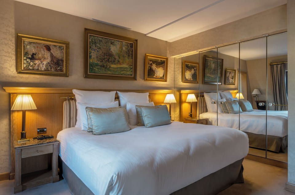 Royal Suite, 1 King Bed, Sauna | Premium bedding, minibar, in-room safe, desk
