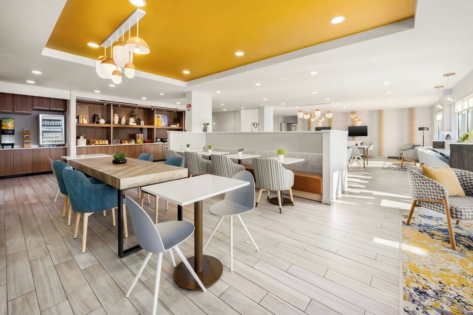 Free daily full breakfast