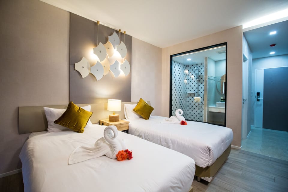 Superior Double Room | In-room safe, desk, free WiFi, bed sheets