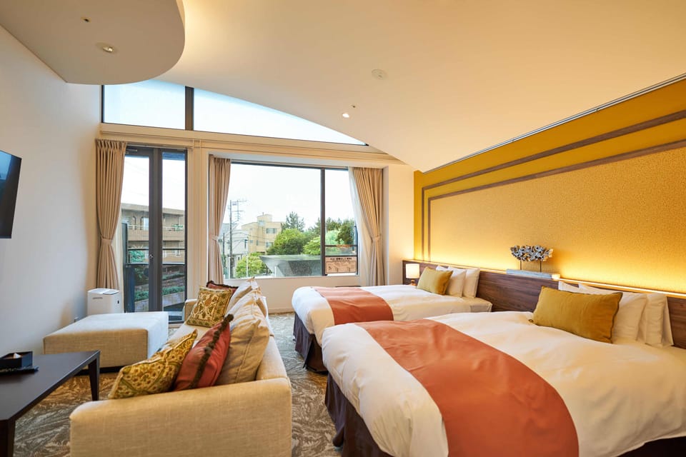 In-room safe, soundproofing, free WiFi, bed sheets