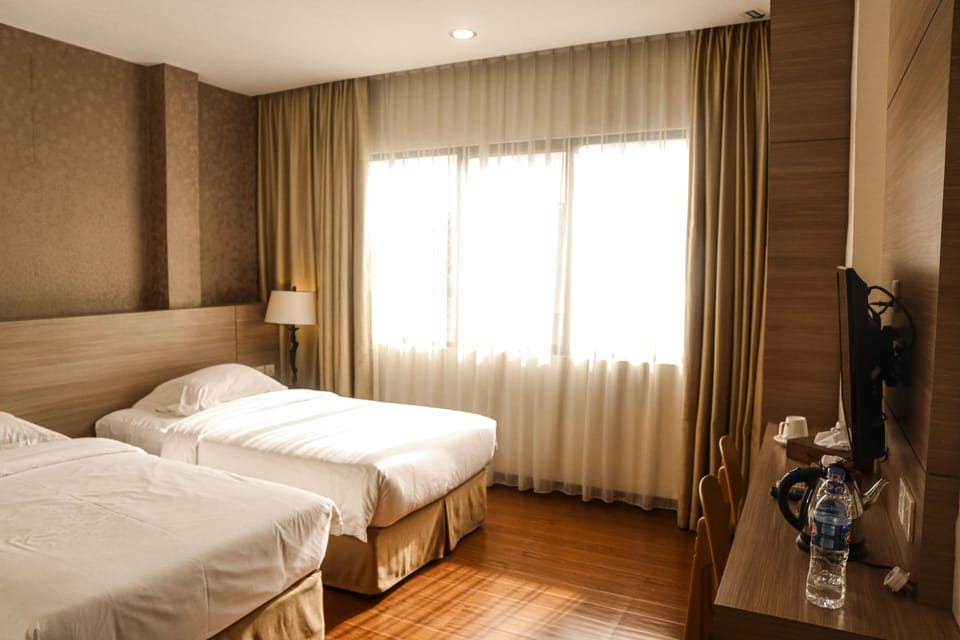 Deluxe Room | Desk, WiFi (free)
