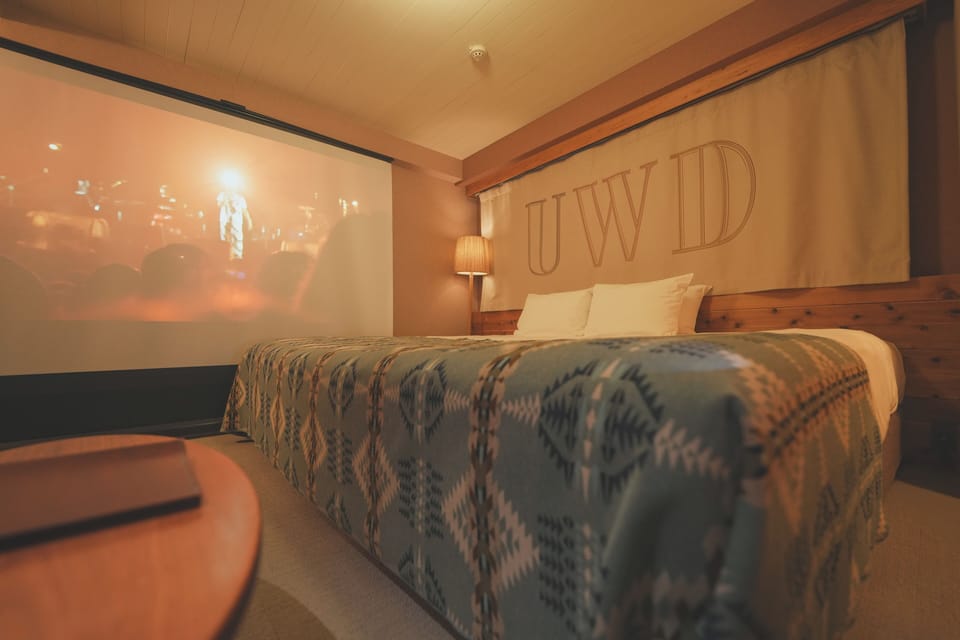 Theater King | Minibar, in-room safe, free WiFi