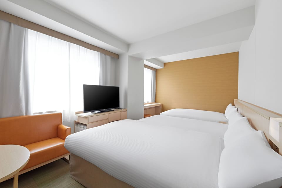 Triple Room, Non Smoking | Desk, soundproofing, free WiFi, bed sheets