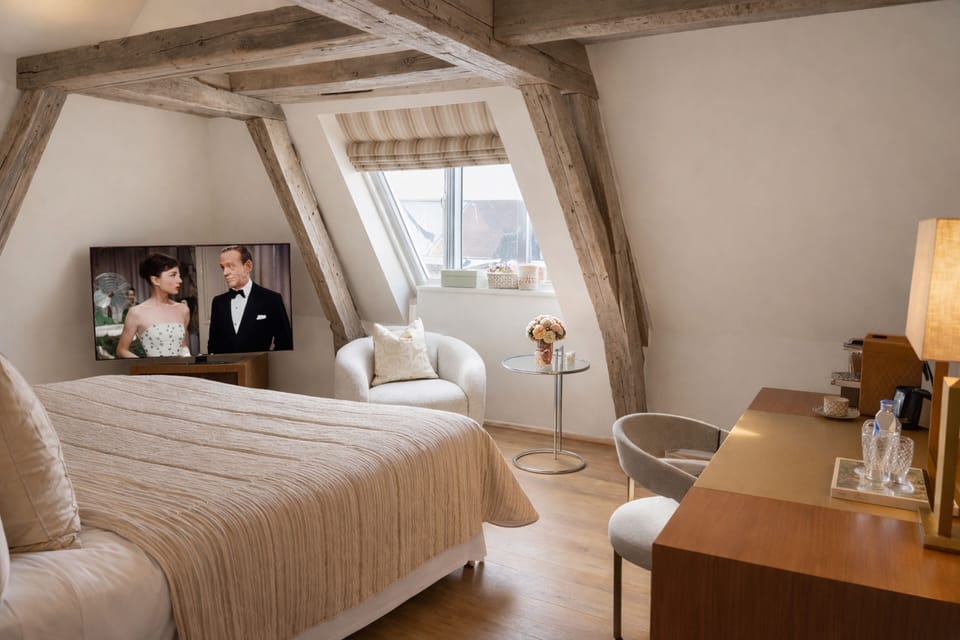 Junior Suite, Canal View | Premium bedding, down comforters, minibar, in-room safe