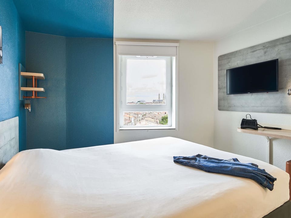 Double Room | Desk, blackout drapes, soundproofing, iron/ironing board