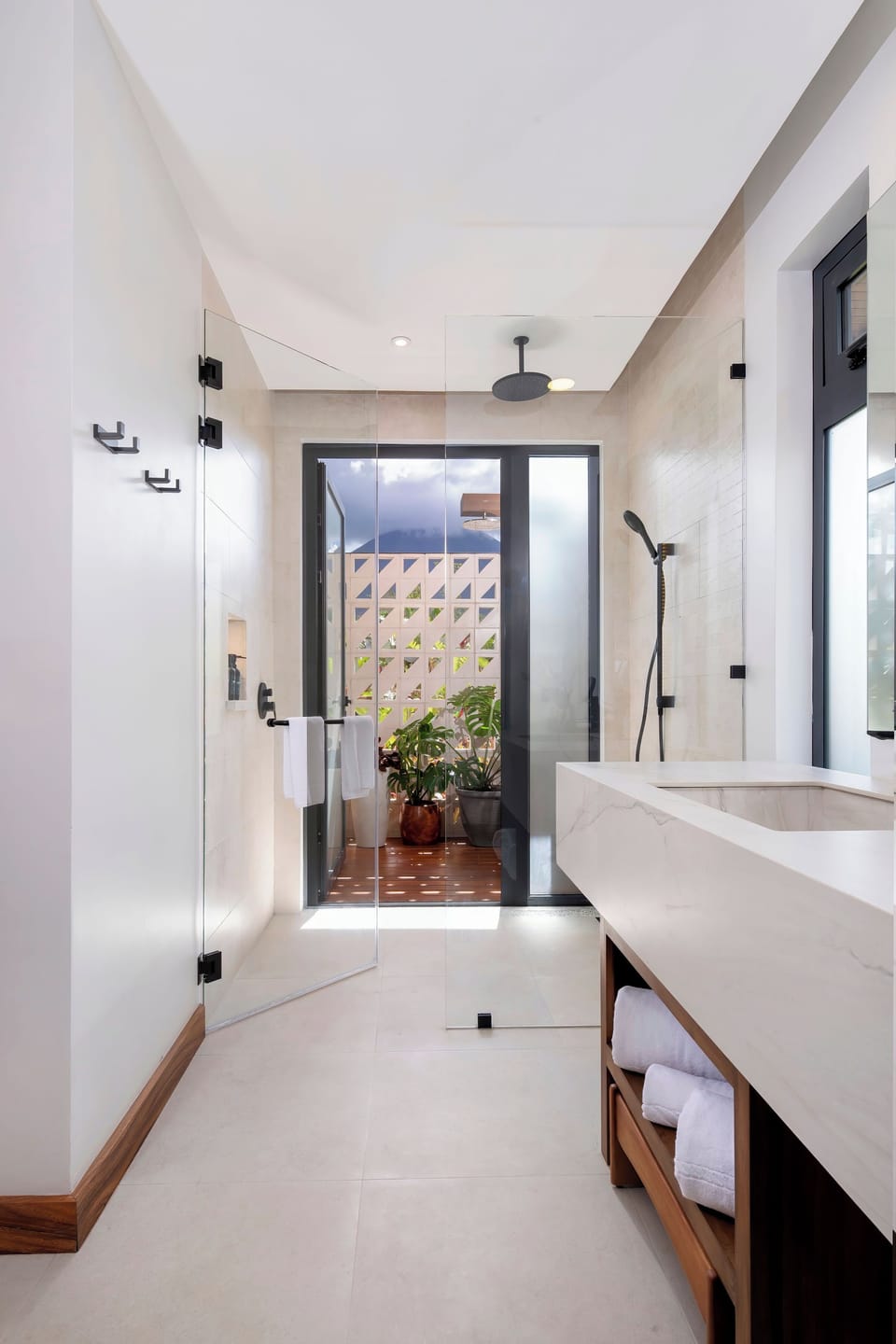 Luxury Villa | Bathroom | Shower, rainfall showerhead, eco-friendly toiletries, hair dryer
