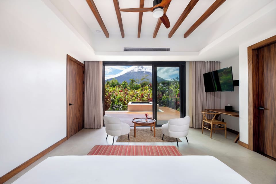 Luxury Villa | Minibar, in-room safe, individually decorated, individually furnished