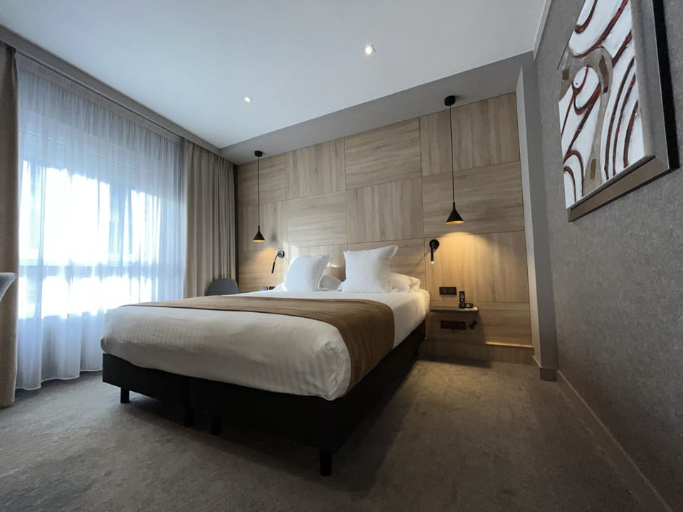 Double Room | Premium bedding, minibar, in-room safe, desk