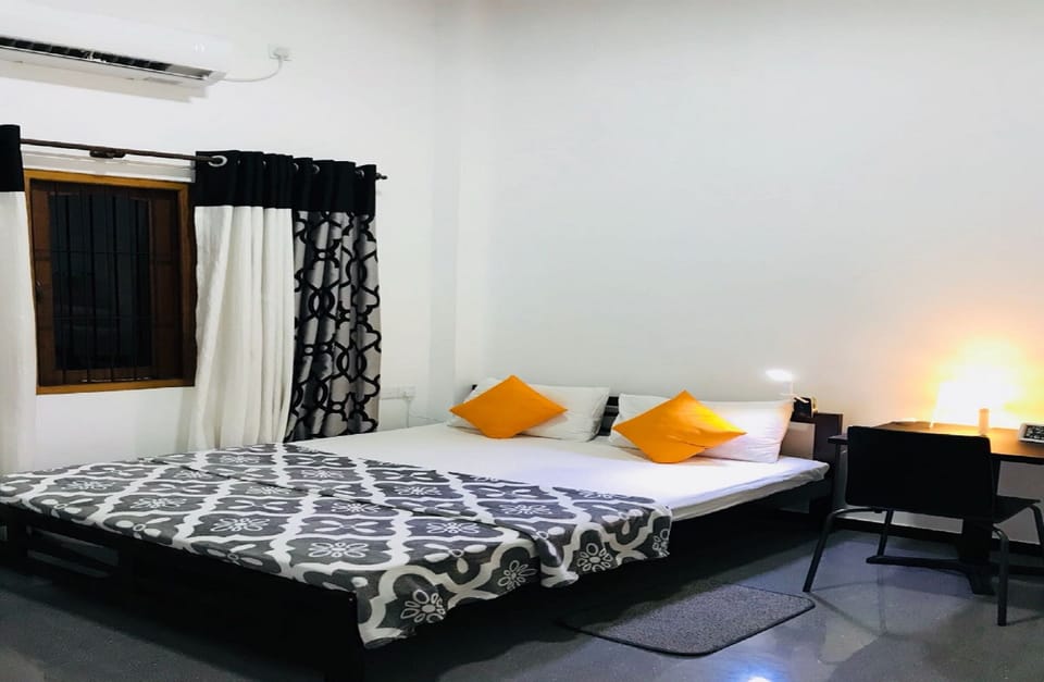 4 bedrooms, in-room safe, individually decorated, individually furnished