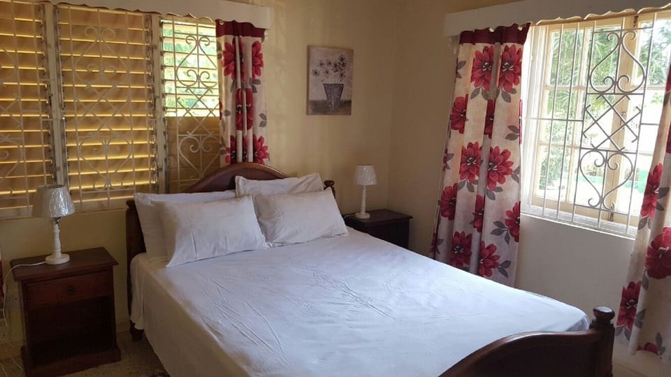 Ocho Rios Almond Tree Villas Villa in Ocho Rios