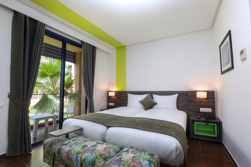 Superior Room, 2 Twin Beds | Minibar, in-room safe, blackout drapes, soundproofing
