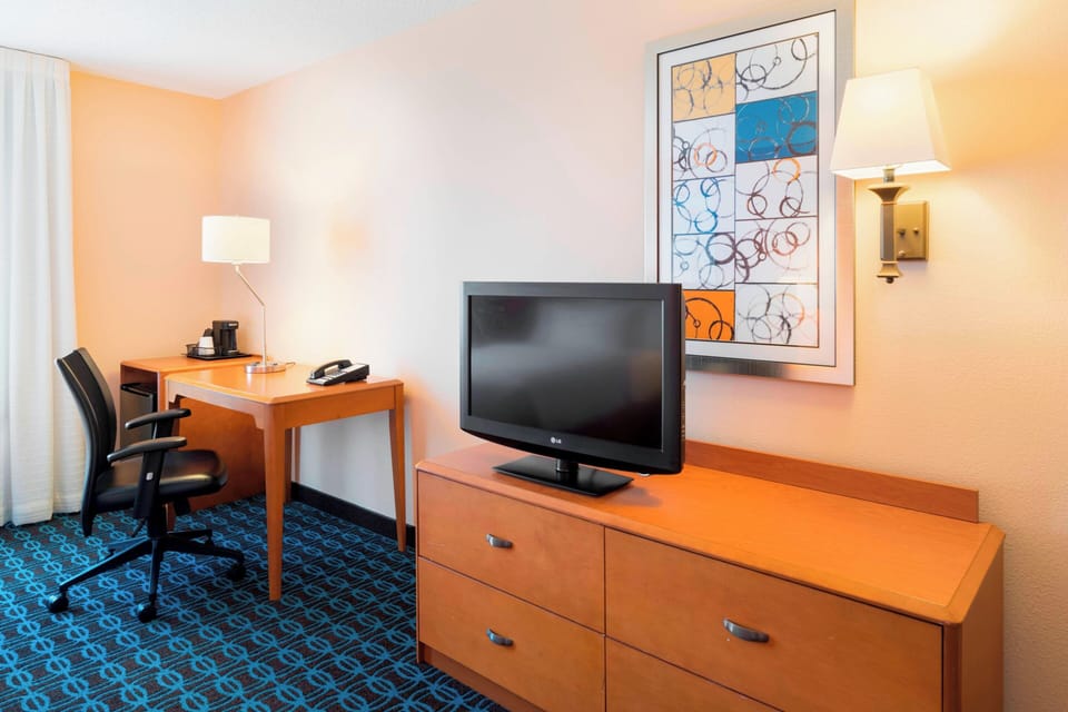 In-room safe, desk, laptop workspace, blackout drapes