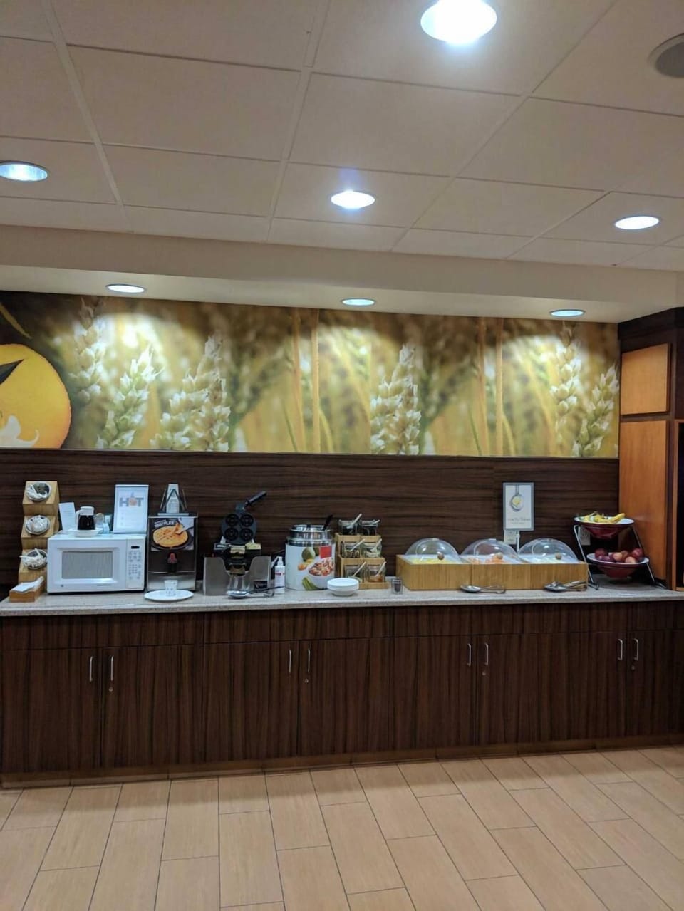 Free daily continental breakfast