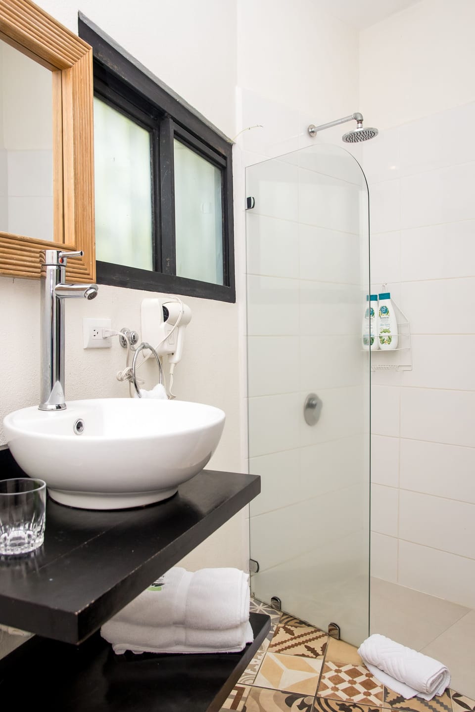 Economy Double Room, 1 Queen Bed | Bathroom | Shower, rainfall showerhead, free toiletries, towels