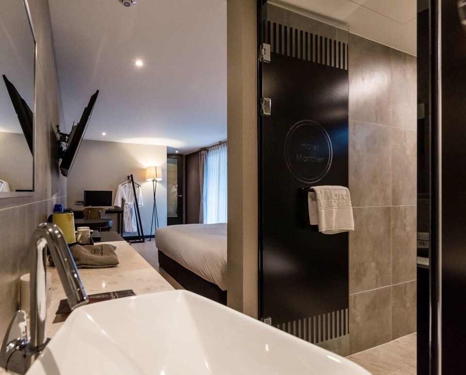 Royal Suite | Bathroom | Hair dryer, bathrobes, bidet, towels