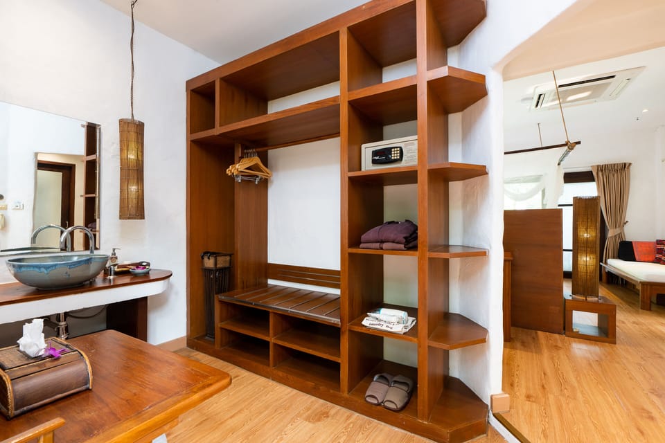 Superior Studio | Minibar, in-room safe, individually decorated, individually furnished