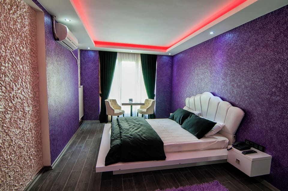 Exclusive Double or Twin Room | In-room safe, desk, soundproofing, iron/ironing board (on request)