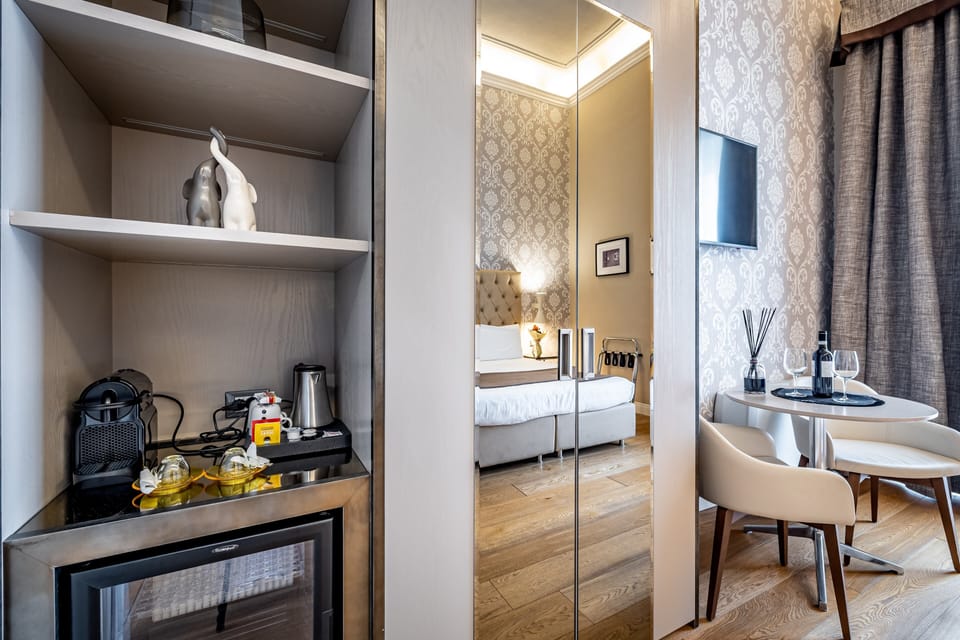 Deluxe Double or Twin Room | Hypo-allergenic bedding, down comforters, minibar, in-room safe