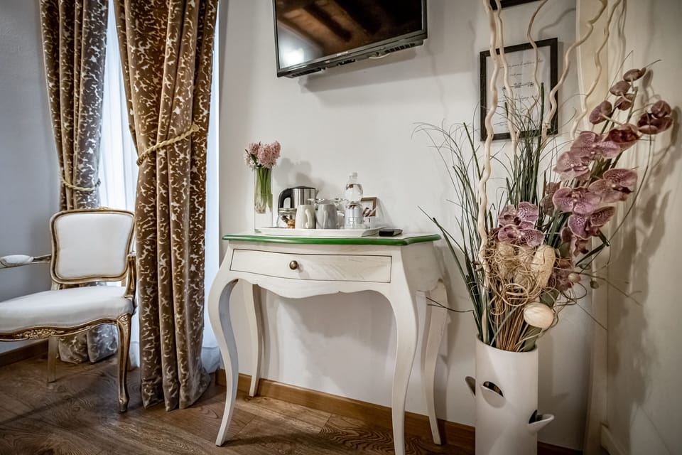 Junior Suite | In-room safe, desk, soundproofing, cribs (free)