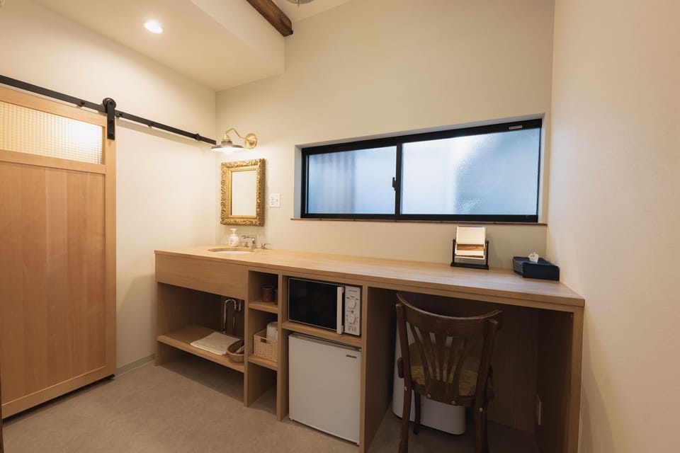 Traditional Double or Twin Room | WiFi (free), bed sheets
