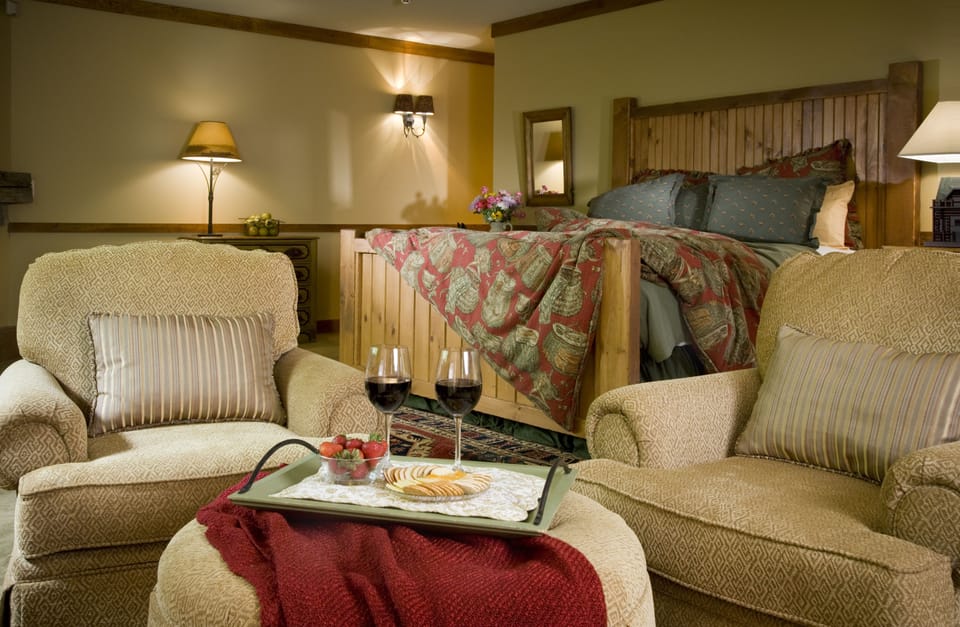 Standard Suite, Multiple Beds, Fireplace | Premium bedding, down comforters, individually decorated