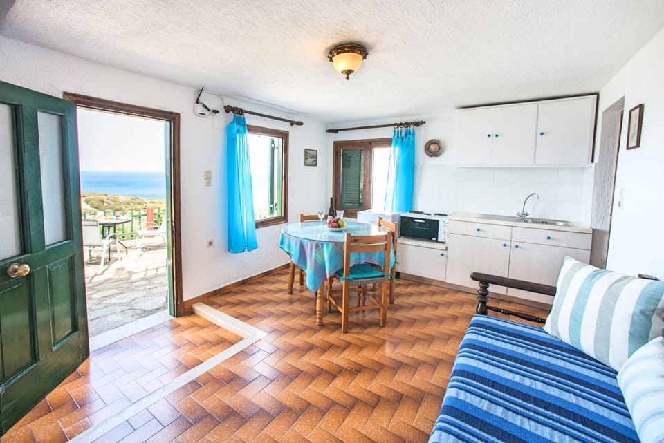 Apartment | Private kitchen | Fridge, microwave, oven, stovetop