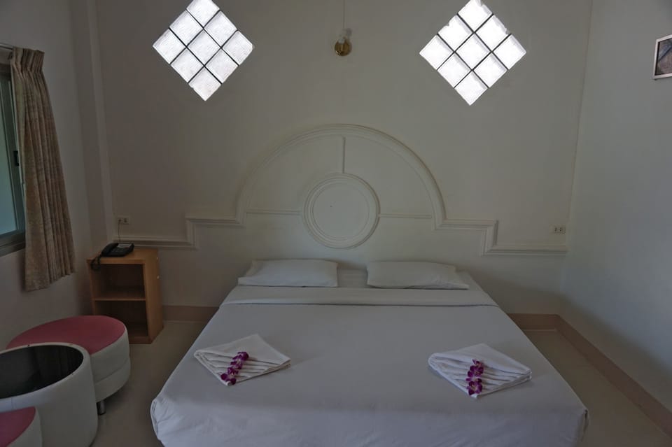 Standard Double Room | Desk, free WiFi