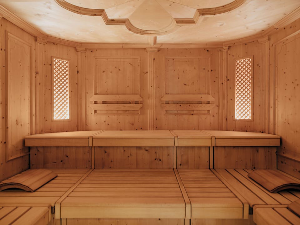 Sauna, steam room