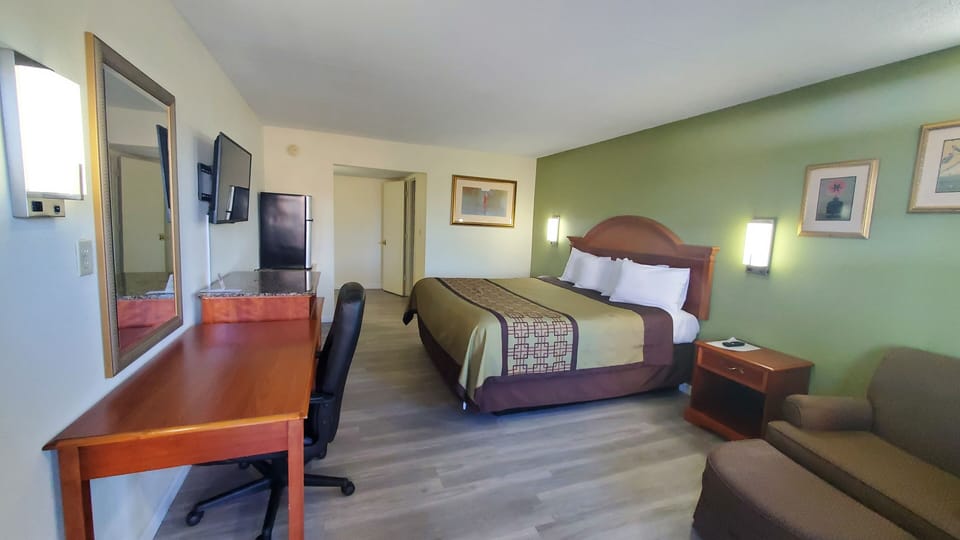 Desk, iron/ironing board, free WiFi, bed sheets