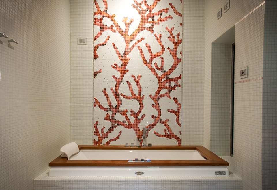 Junior Suite | Bathroom | Bidet, towels